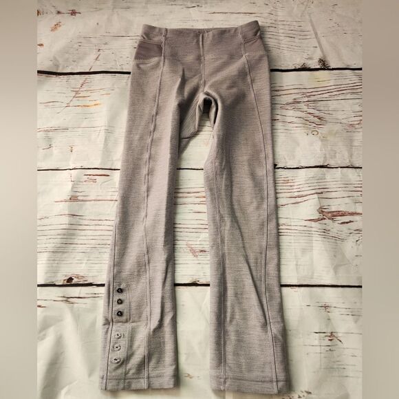 Lululemon Ride On Button Roll Cuff Size  2 - Picture 1 of 6